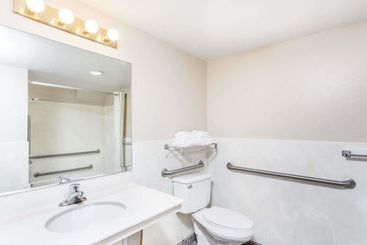 هتل Super 8 By Wyndham Tempe/asu/airport