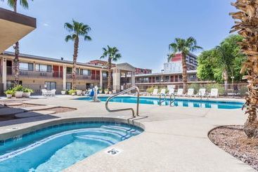 هتل Super 8 By Wyndham Tempe/asu/airport