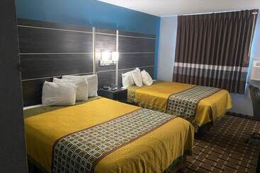 فندق على الطريق Faribault Hometown Inn & Suites