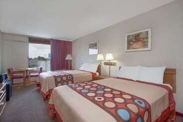 Мотель Super 8 By Wyndham Carlisle North