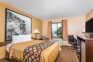 모텔 Super 8 By Wyndham Sun Prairie/madison E