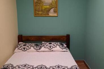 بنسيون Bluerock Hostal