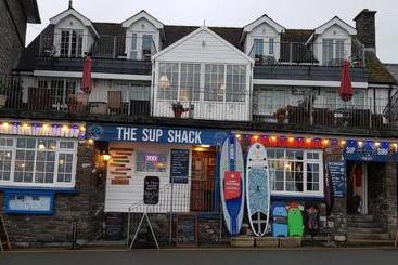 هتل The Sup Shack Wellington Inn