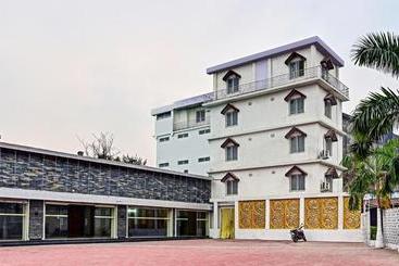 هتل Treebo Trip Mittal Gardens