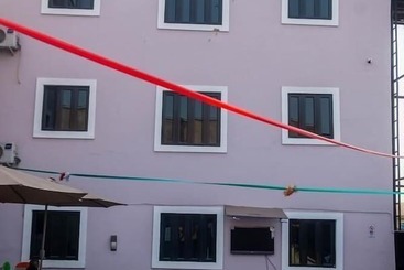 Delano Hotel And Suites