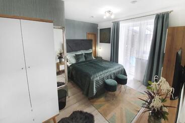 بنسيون Casa Perla