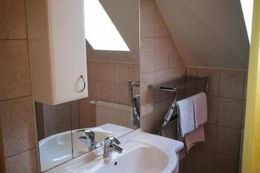 تختخواب و صبحانه Gästezimmer Steiner