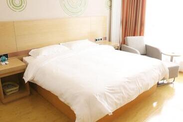 בית מלון כפרי Greentree Inn Linyi Lanshan Area Bancheng Town Xincheng First Road Express