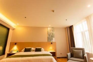 Отель Greentree Inn Pingliang Jinding Times Square