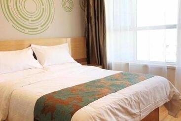 فندق Greentree Inn Urumqi Airport Tianyi International City
