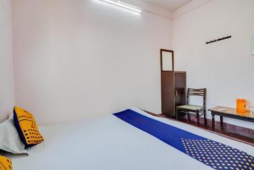 هتل Spot On 66108  Awadh Kailash Inn