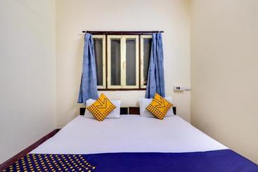 هتل Spot On 66108  Awadh Kailash Inn