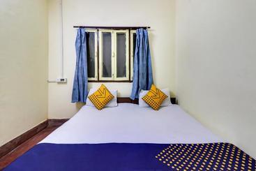 هتل Spot On 66108  Awadh Kailash Inn