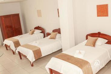 هتل Suite Luna Del Valle
