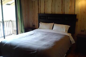 膳宿费 Hostal Los Alamos Neltume