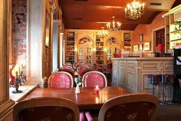 هتل Chez Michel