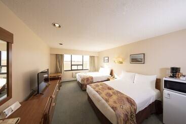 הוסטל Dunvegan Inn And Suites
