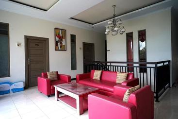 هتل Oyo 2038 Jasmine Guest House Balikpapan