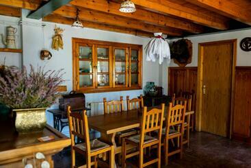 Casa Rural Dera Hont