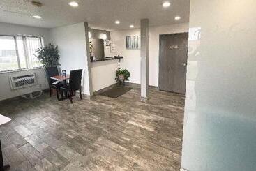 Magnuson Hotel Fort Wayne North   Coliseum