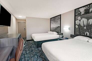 Отель Super 8 By Wyndham Charlottesville