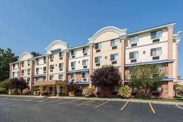 汽车旅馆  Days Inn By Wyndham Leominster/fitchburg Area