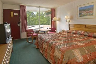 فندق على الطريق Knights Inn Fort Smith Airport