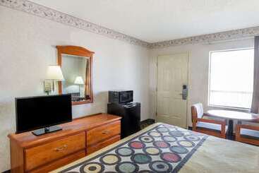 فندق على الطريق Super 8 By Wyndham Ashburn