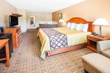 فندق على الطريق Super 8 By Wyndham Clinton