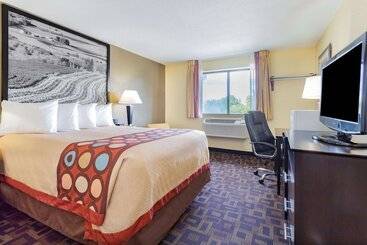 Мотель Super 8 By Wyndham Decorah