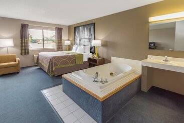 汽车旅馆  Super 8 By Wyndham Hebron Lowell Area