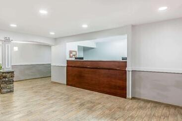 Мотель Fairbridge Inn Express Nyack