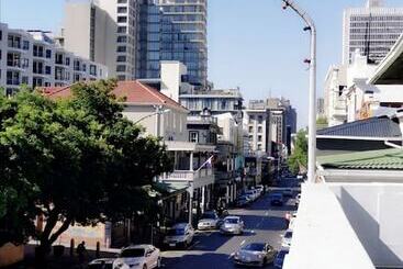 הוסטל Trap Houz Backpackers