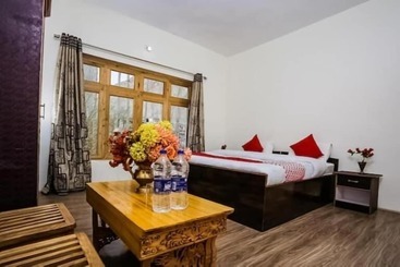 צימר Ladakh Orchard House