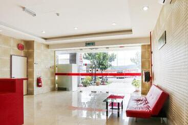 Grove Hotel By Oyo Rooms