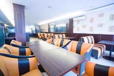 فندق Sembilan Sembilan By Oyo Rooms