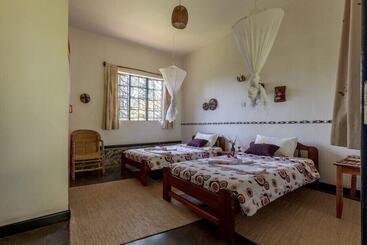 هتل Travellers Rest