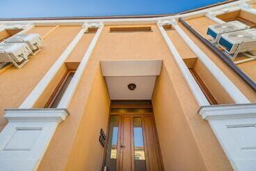 پانسیون Bucur 9