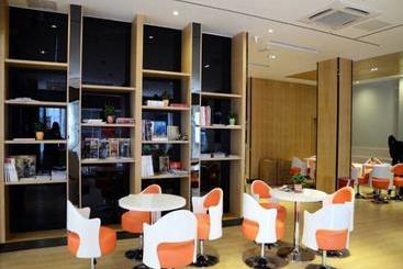 Отель 7 Days Premium  Guilin Center Plaza Branch