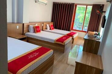 Candy Hotel Hạ Long