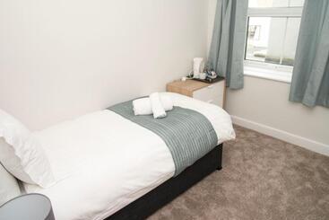 酒店 Longstone House Bed & Breakfast