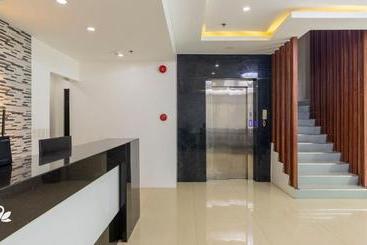 هتل Yellowbell Resort And