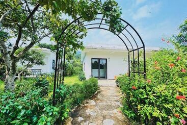 پانسیون Rose Villas & Resort   Ba Vi