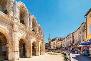 ツーリストアパートメント Appartement Charmant A Arles 75 M² Avec Vue Sur La Ville