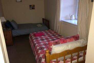 Lovely 3 Bed Cottage, Portmahomack Next To Harbour