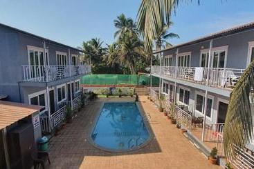 هتل Royal Tulip Goa Beach Cottages