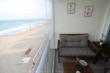شقة Sea Front   Stunning Views