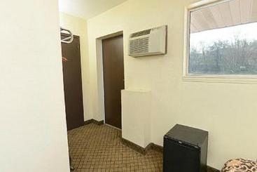 فندق Country Hearth Inn Hannibal