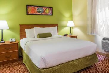 בית מלון כפרי Pine Bush Suites Albany University