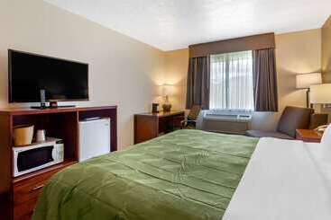 فندق Quality Inn Logan Near University